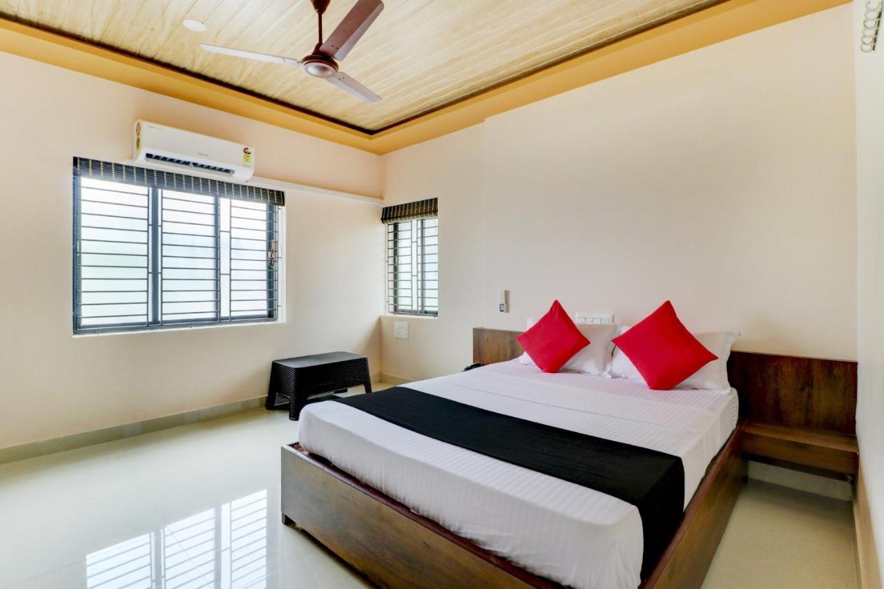 Vaccinated Staff - Capital O 77266 Light House Beach Resort Pangala 외부 사진