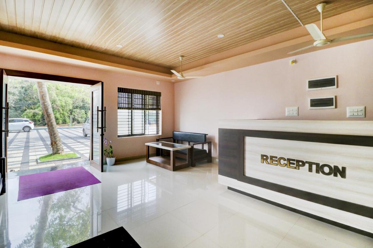 Vaccinated Staff - Capital O 77266 Light House Beach Resort Pangala 외부 사진